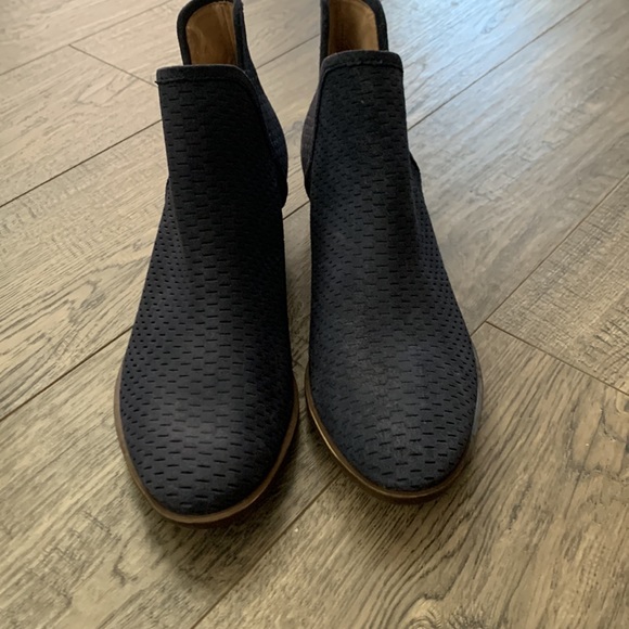 Lucky Brand Women's Baley Ankle Boot Sz 9.5M - Picture 2 of 10